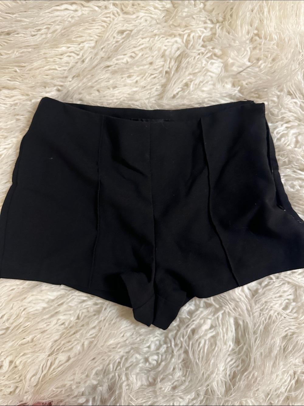 Women's Black High-Waist Pin Tucked Tailored Shorts Hot pants